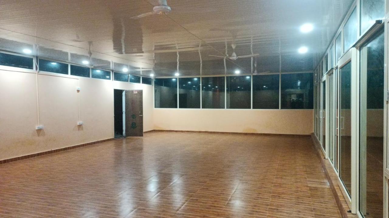 Abhayam Ashram Hotel Rishikesh Exterior photo