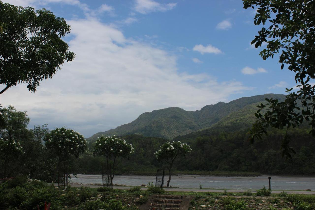 Abhayam Ashram Hotel Rishikesh Exterior photo